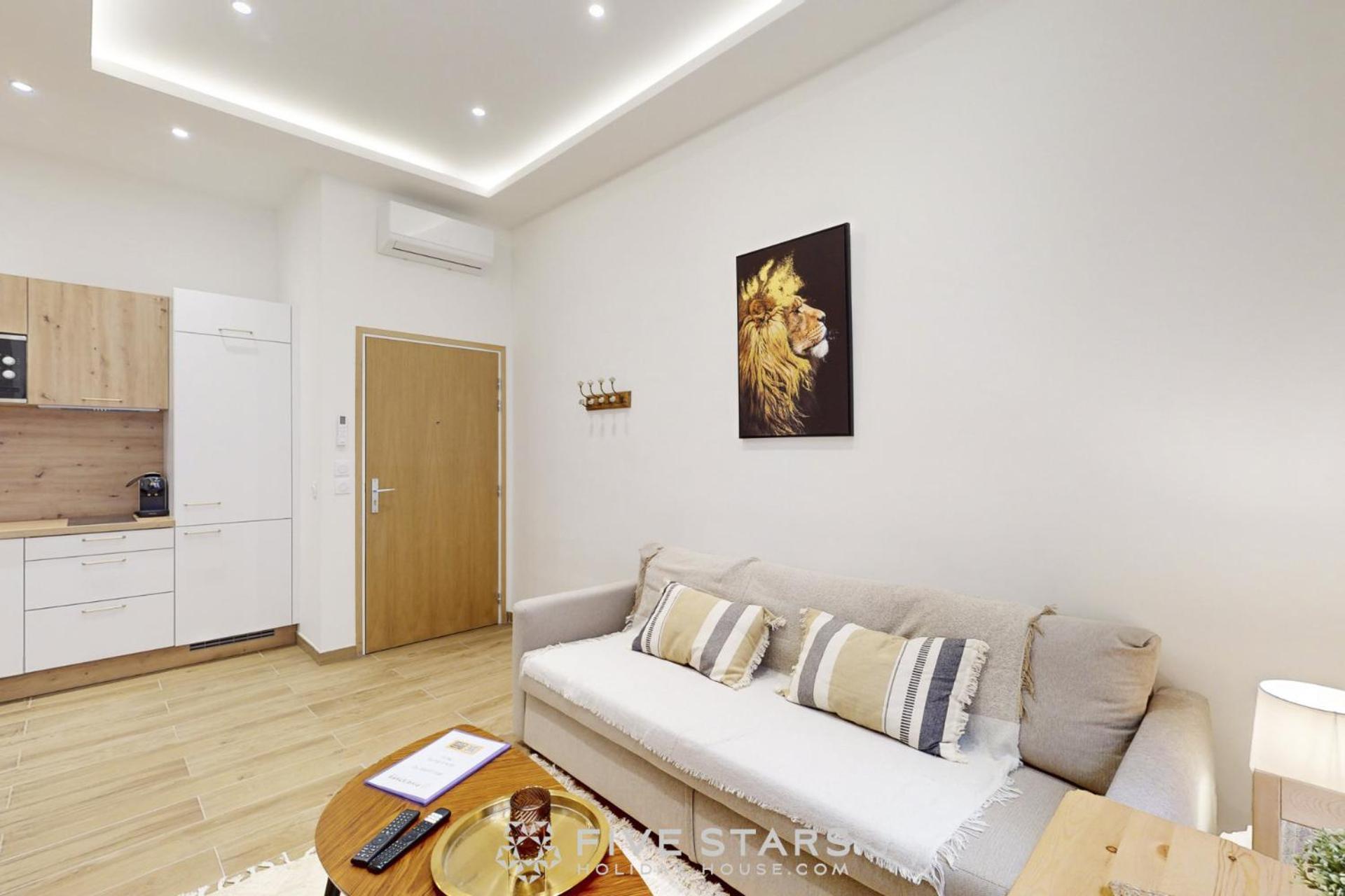 Gold Fshh Apartment